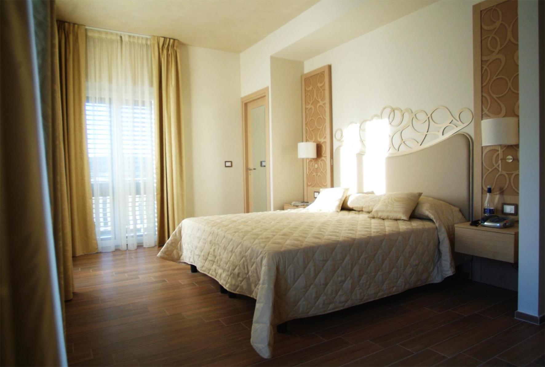 Hotel Duchessa Della Sila سان جيوفاني ان فيوري المظهر الخارجي الصورة